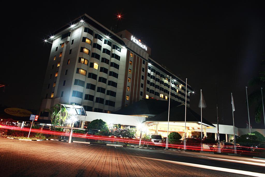Hotel Horison Ultima Bandung Esterno foto
